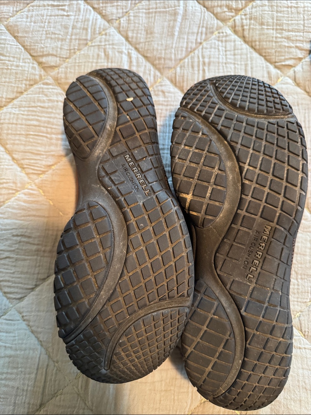Merrell Women's Brown Suede Slip-On Clogs - Picture 6 of 6